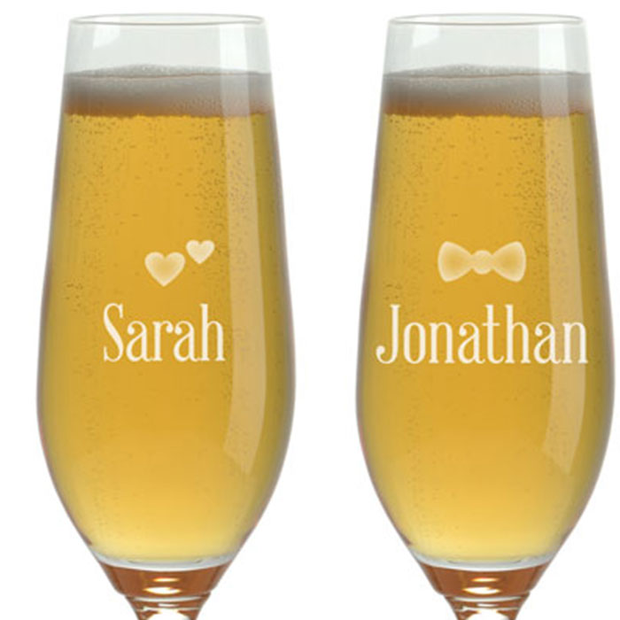 CHAMPAGNE FLUTES - GROOM & BRIDE